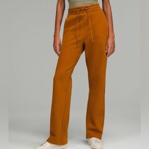 Lululemon Loungeful Straight Leg Pant
Full Length